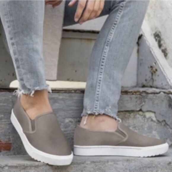 Sorel Campsneak Gray Soft Suede Slip On Sneakers 6 - Picture 1 of 7
